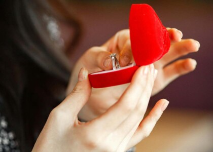 Regalare un diamante: cosa sapere su questo dono di amore eterno
